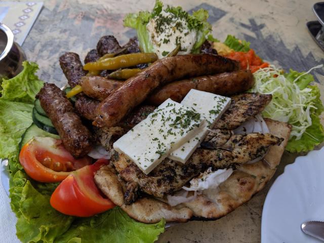 Mixed plate for one person